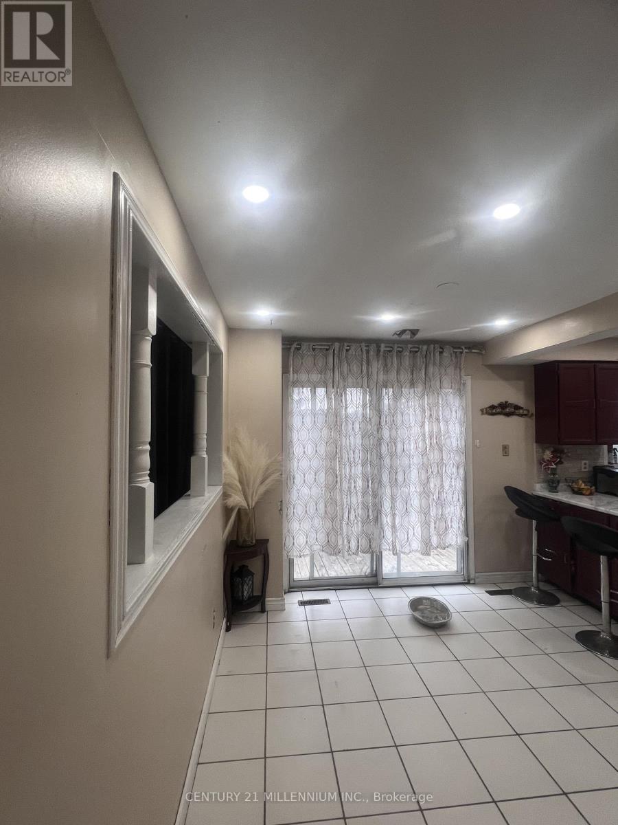 175 Vodden Street W, Brampton (Brampton West), Ontario  L6X 2W8 - Photo 11 - W12868130