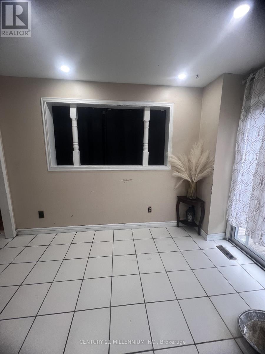 175 Vodden Street W, Brampton (Brampton West), Ontario  L6X 2W8 - Photo 12 - W12868130