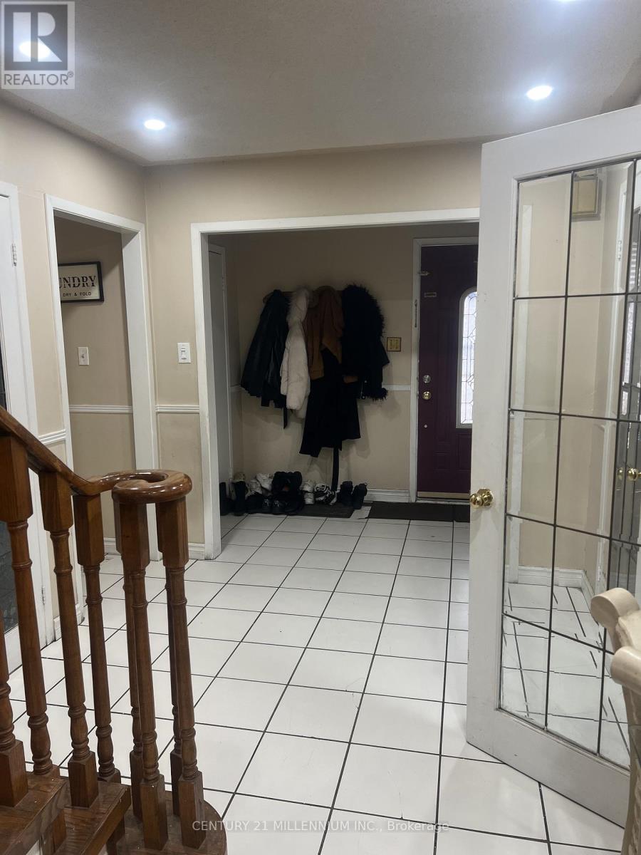 175 Vodden Street W, Brampton (Brampton West), Ontario  L6X 2W8 - Photo 2 - W12868130