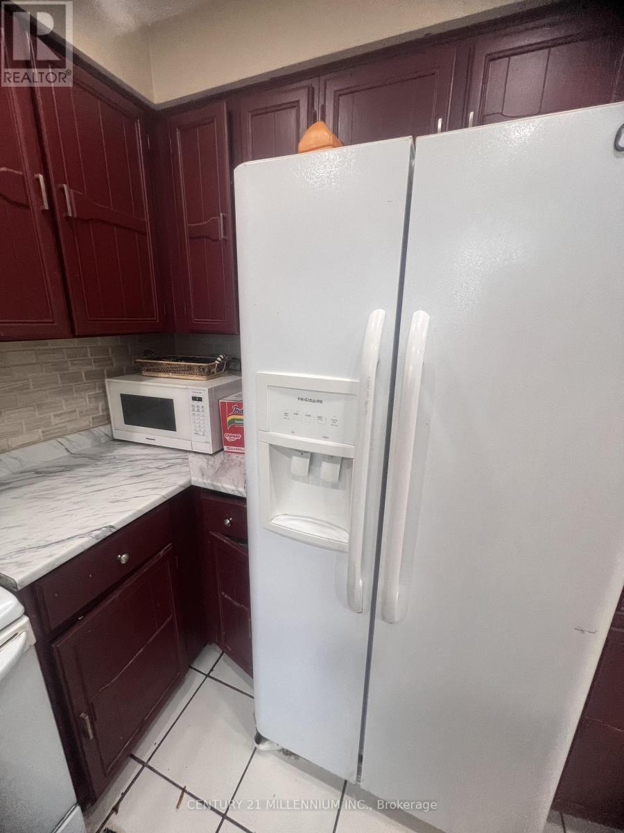 175 Vodden Street W, Brampton (Brampton West), Ontario  L6X 2W8 - Photo 8 - W12868130