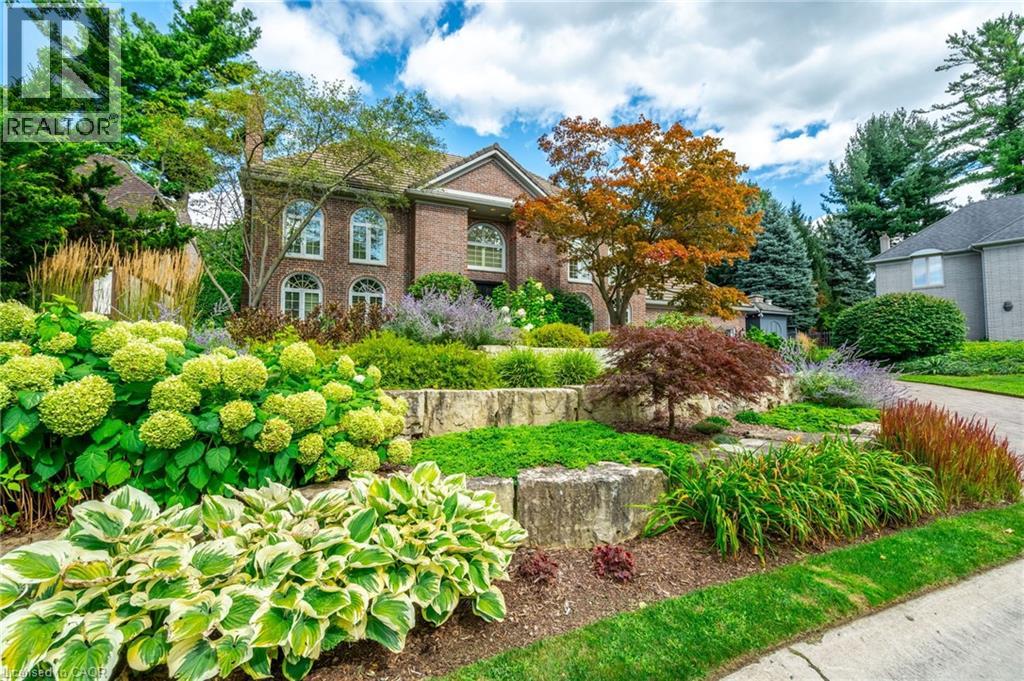 45 PEPPERTREE Crescent, Ancaster, Ontario