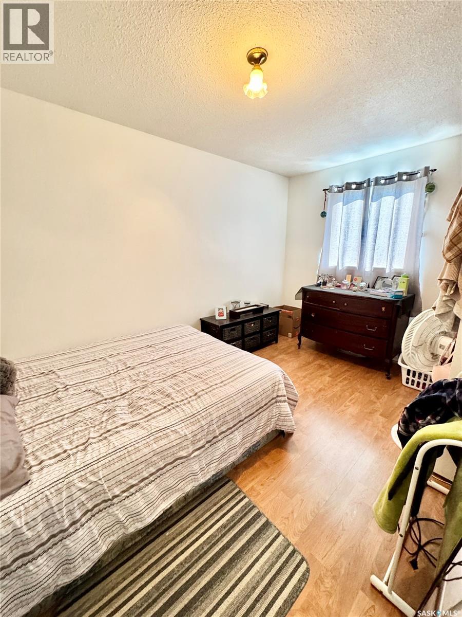 1001 12th Street W, Prince Albert, Saskatchewan  S6V 3C9 - Photo 4 - SK030125