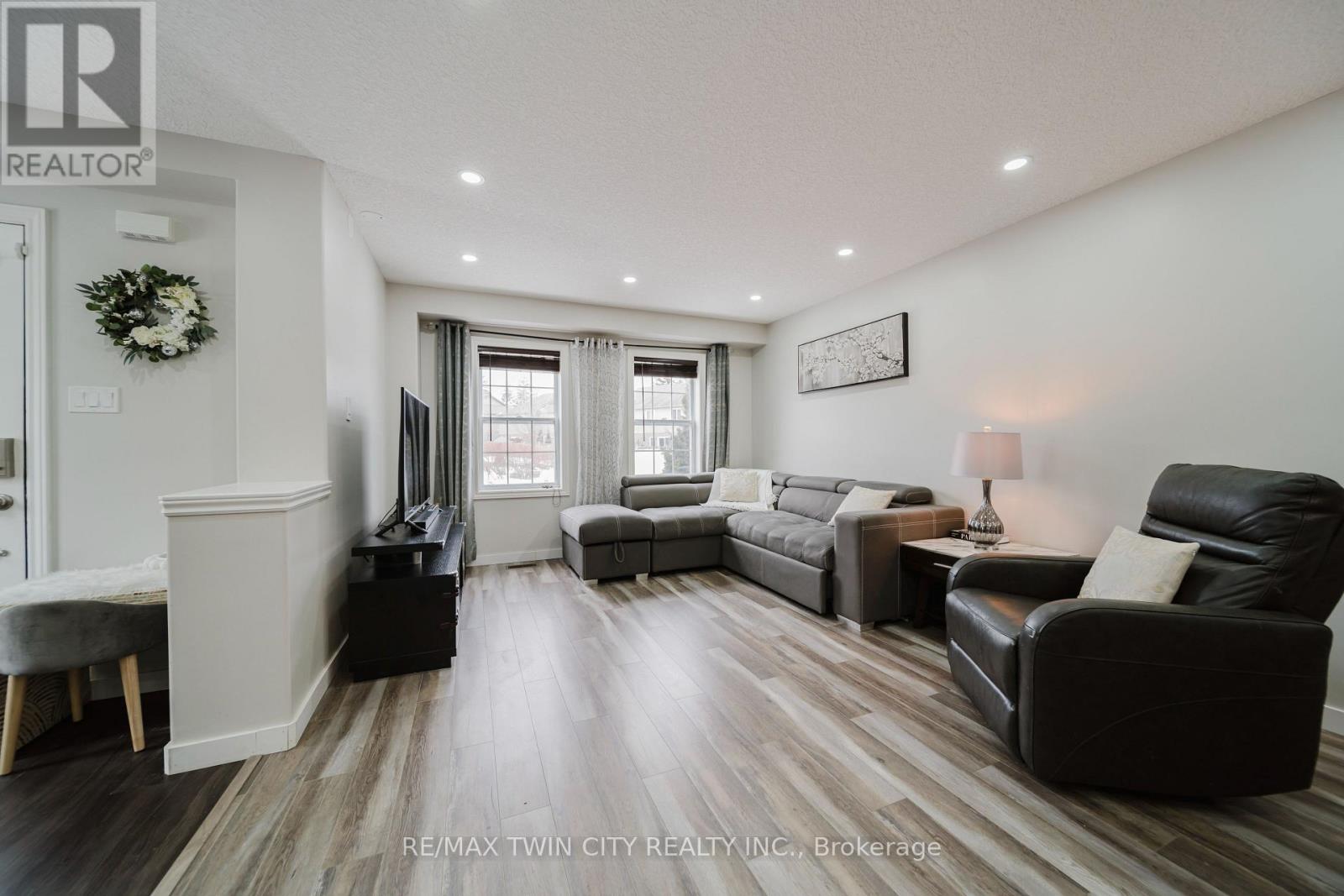 2 - 214 Snyder's Road E, Wilmot, Ontario  N3A 0A6 - Photo 4 - X12868112