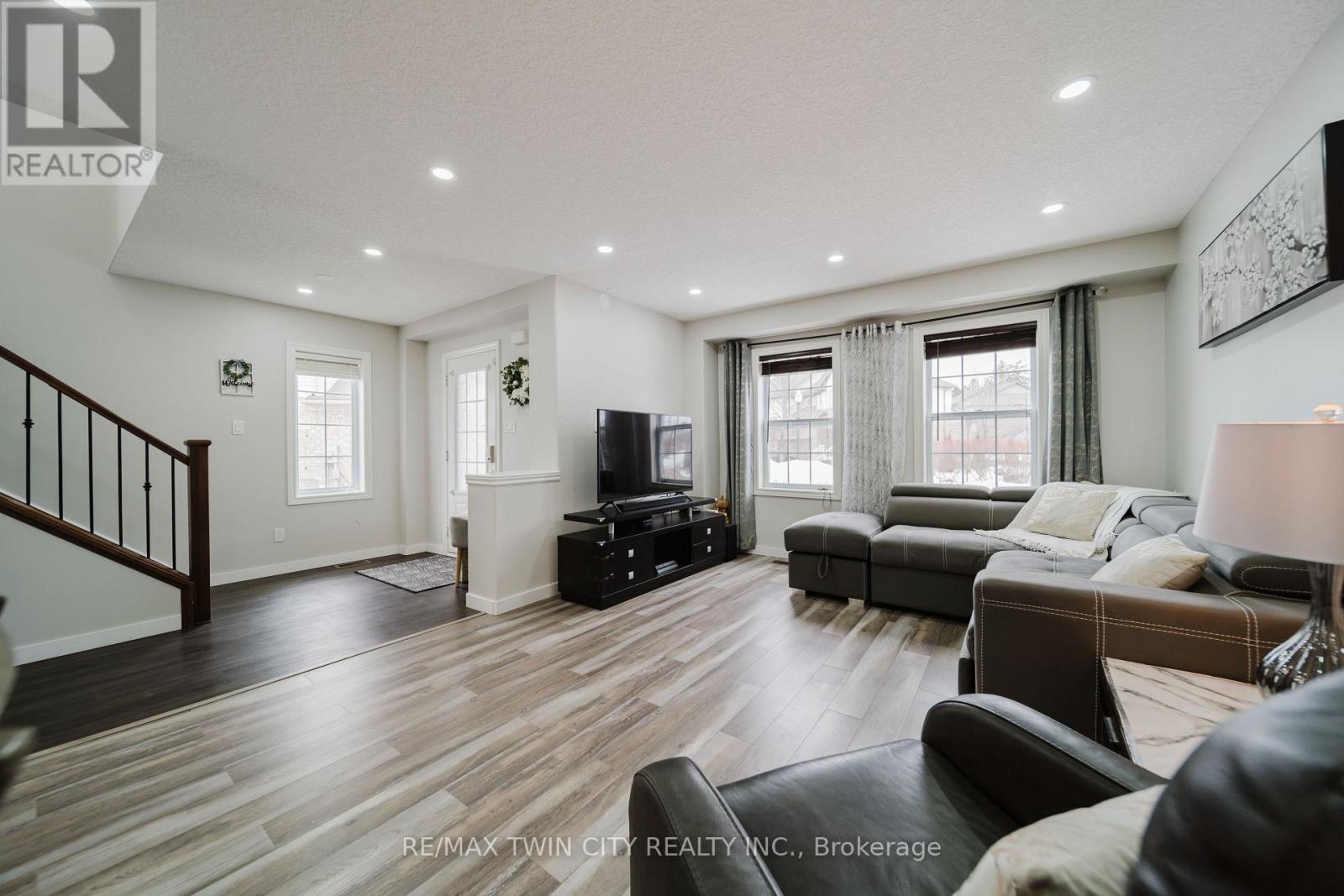 2 - 214 Snyder's Road E, Wilmot, Ontario  N3A 0A6 - Photo 5 - X12868112