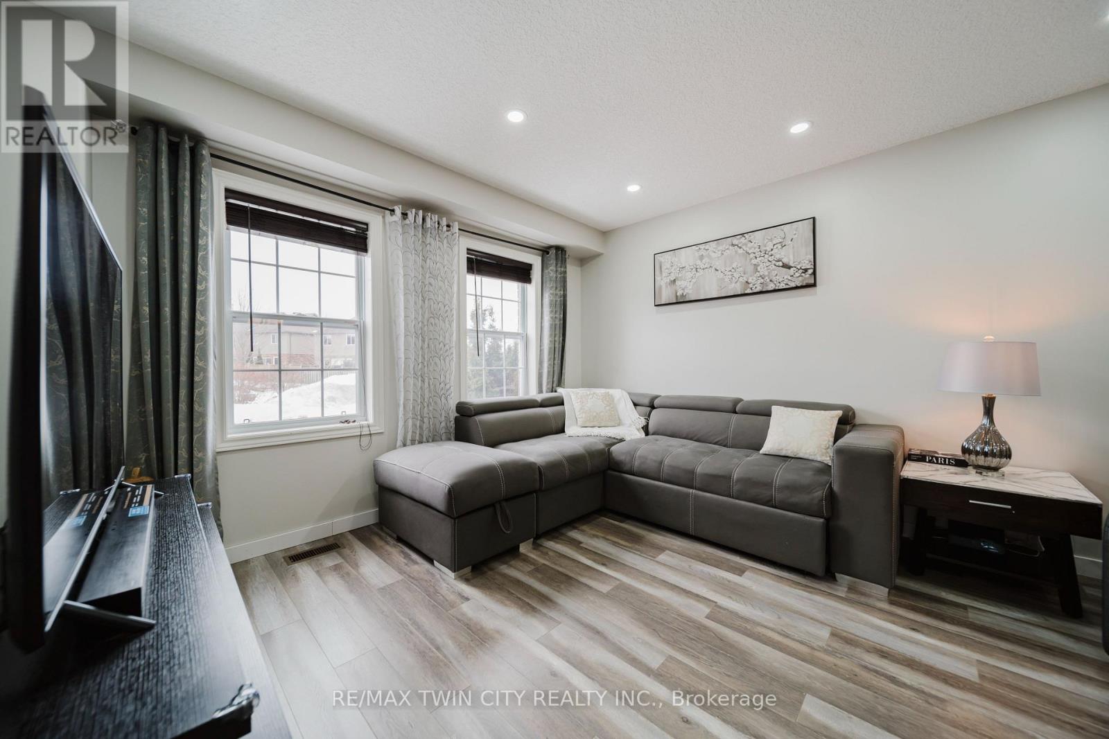 2 - 214 Snyder's Road E, Wilmot, Ontario  N3A 0A6 - Photo 6 - X12868112