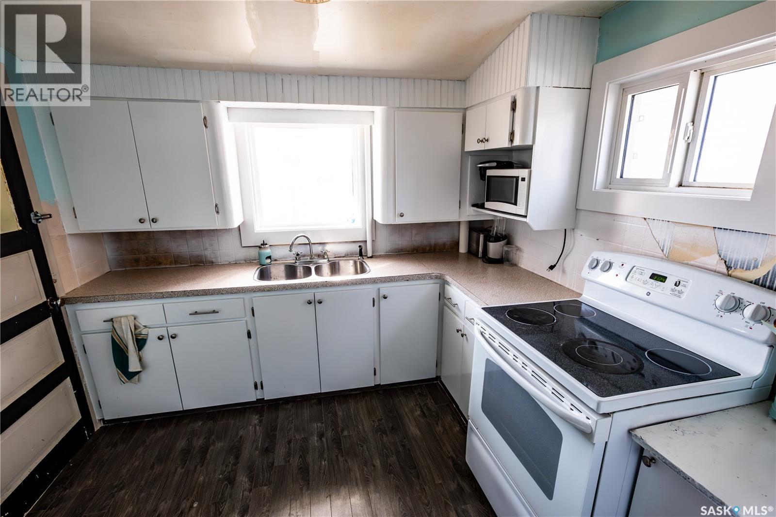 1021 Caribou Street W, Moose Jaw, Saskatchewan  S6H 2L6 - Photo 11 - SK030110