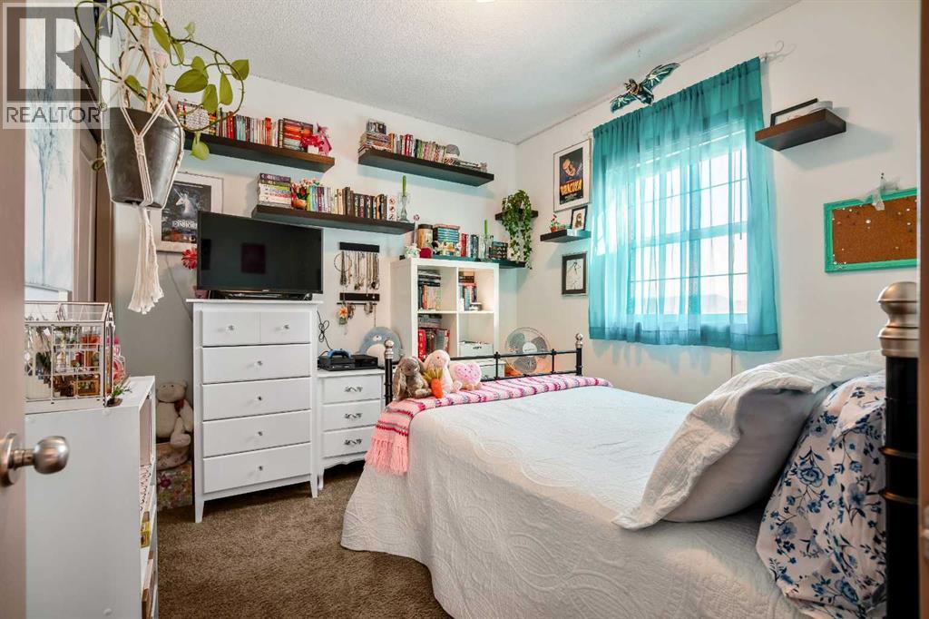 77 Elgin Meadows Manor Se, Calgary, Alberta  T2Z 0S1 - Photo 18 - A2289947