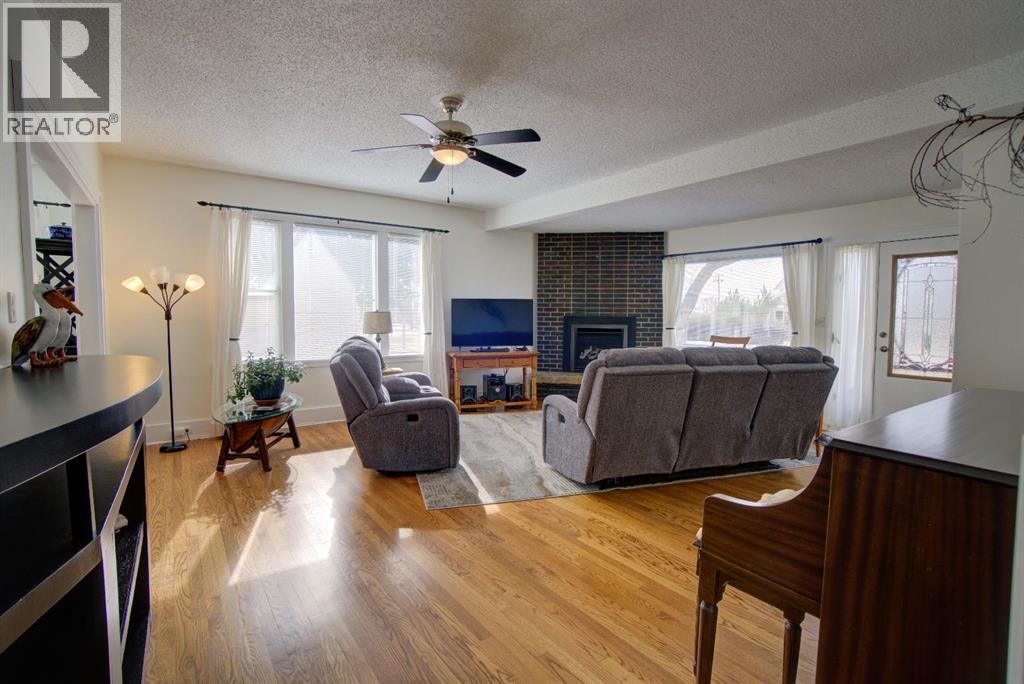 4312 2 Street W, Claresholm, Alberta  T0L 0T0 - Photo 8 - A2290718