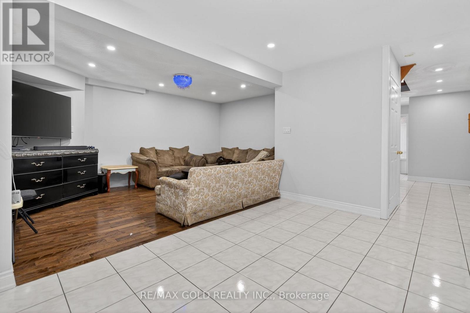 35 Kirk Drive, Brampton, Ontario  L6X 4E6 - Photo 14 - W12783704