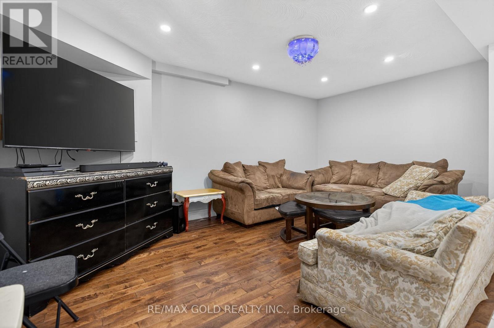 35 Kirk Drive, Brampton, Ontario  L6X 4E6 - Photo 10 - W12783704