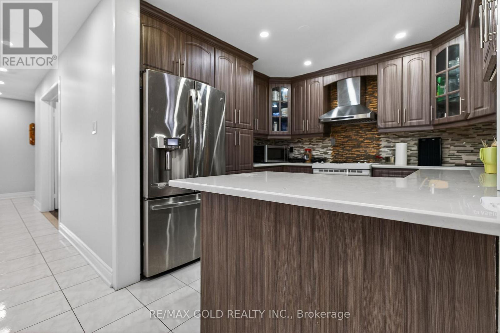 35 Kirk Drive, Brampton, Ontario  L6X 4E6 - Photo 12 - W12783704