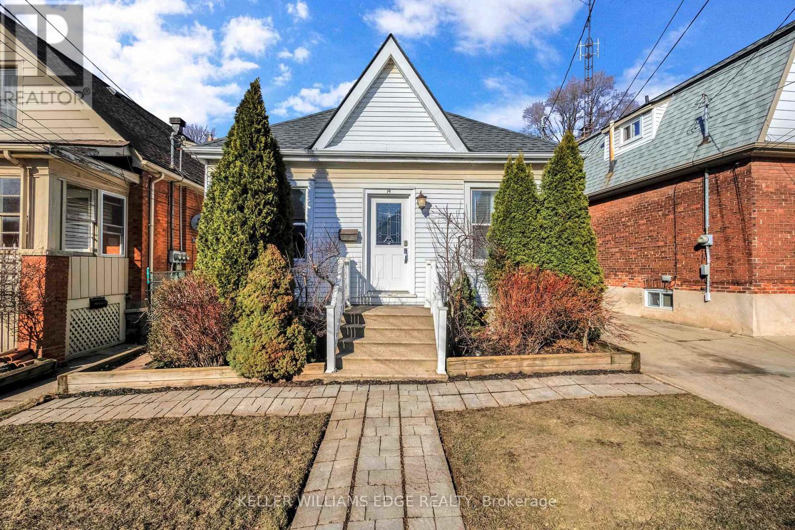 14 Baker Street, Hamilton (Strathcona), Ontario  L8R 1V3 - Photo 3 - X12800672