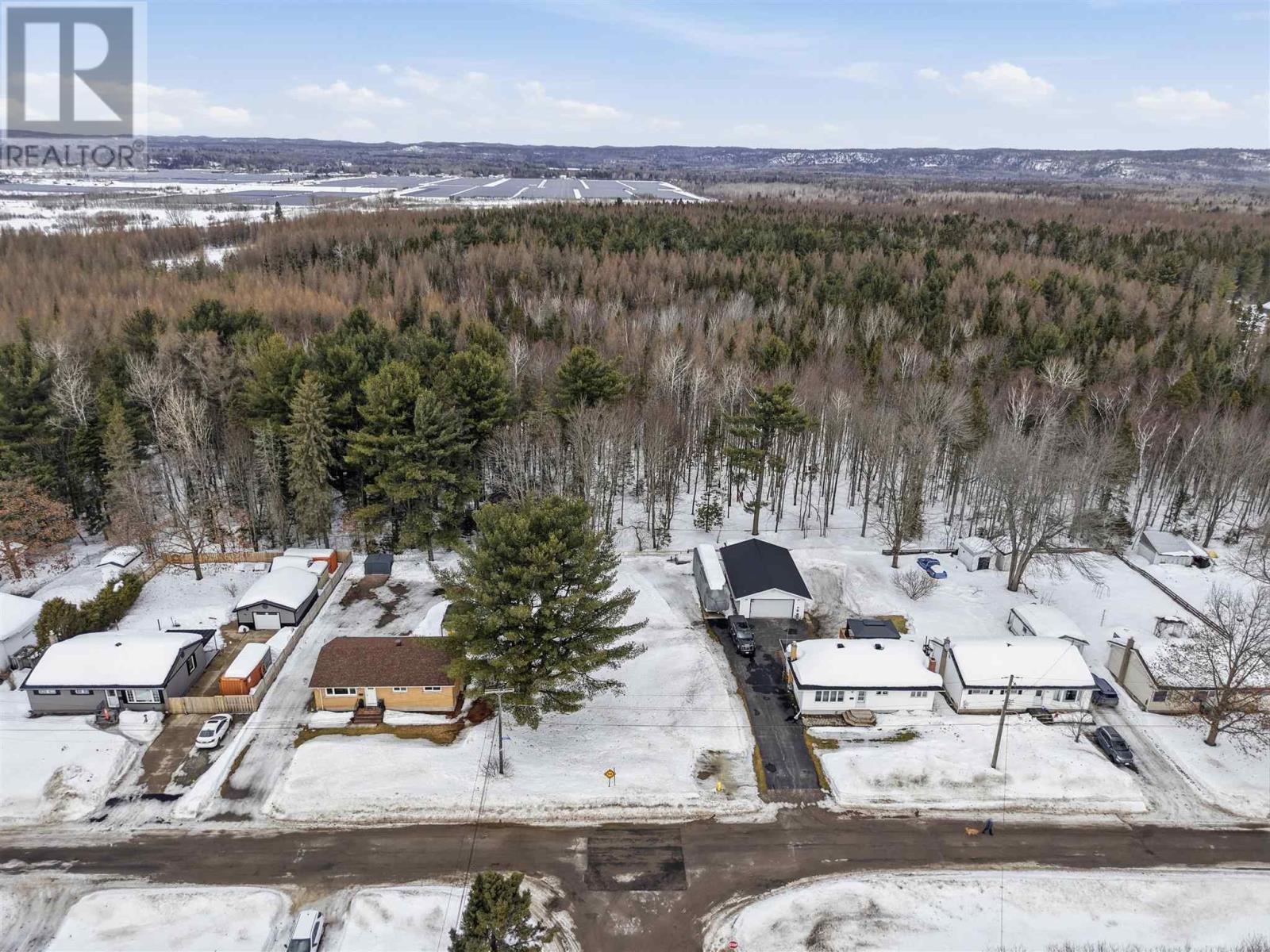 72 Corey Ave, Sault Ste. Marie, Ontario  P6B 4G5 - Photo 3 - SM260453