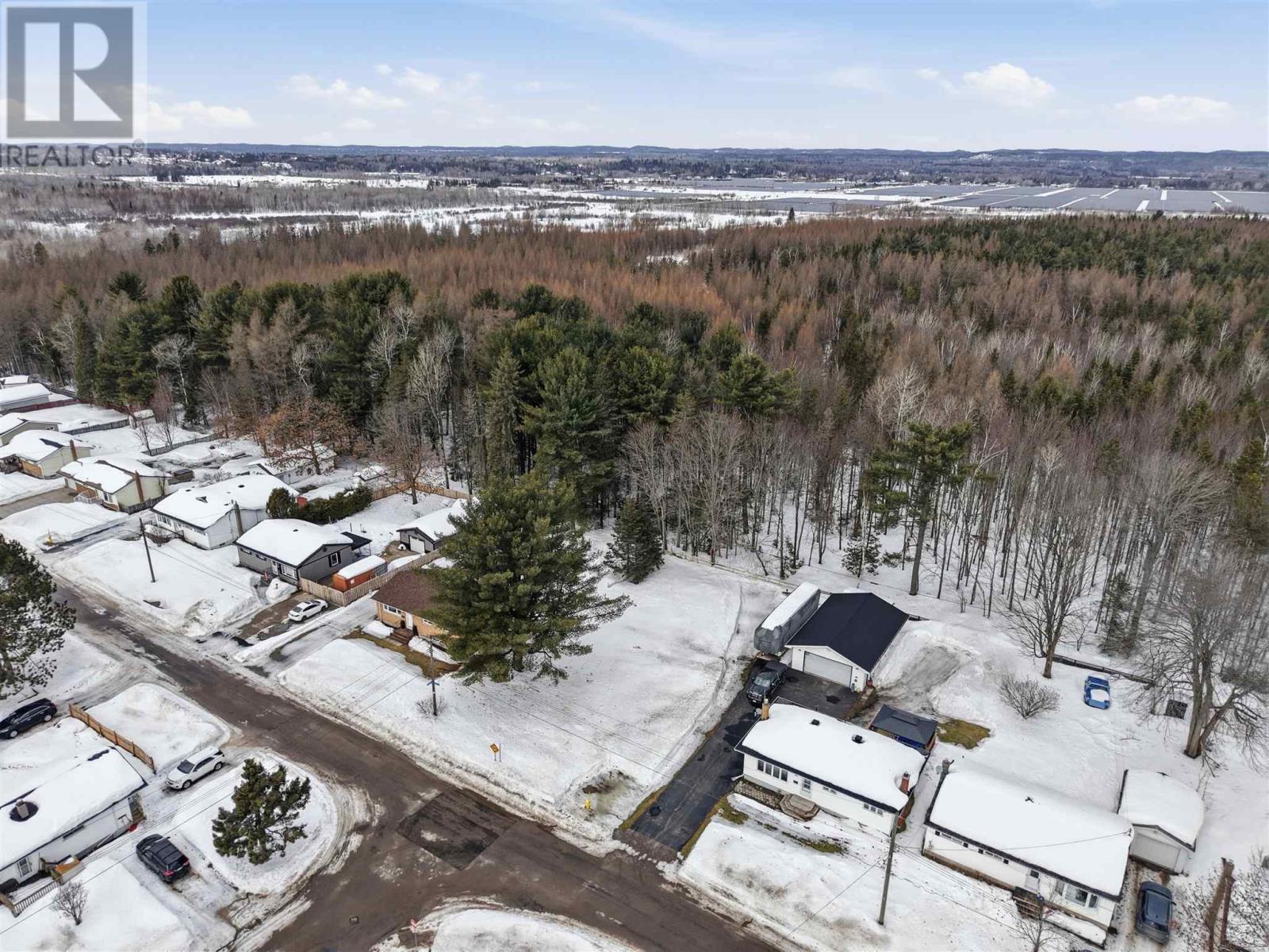 72 Corey Ave, Sault Ste. Marie, Ontario  P6B 4G5 - Photo 4 - SM260453