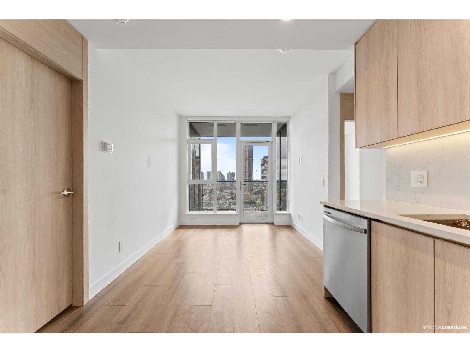 1205 10750 135a Street, Surrey, British Columbia  V3T 0V4 - Photo 3 - R3098317