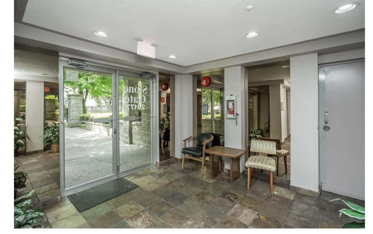 210 20177 54a Avenue, Langley, British Columbia  V3A 3W6 - Photo 4 - R3098320