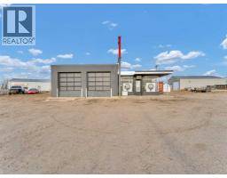 802 & 806 Highway Avenue NE, Redcliff, Alberta