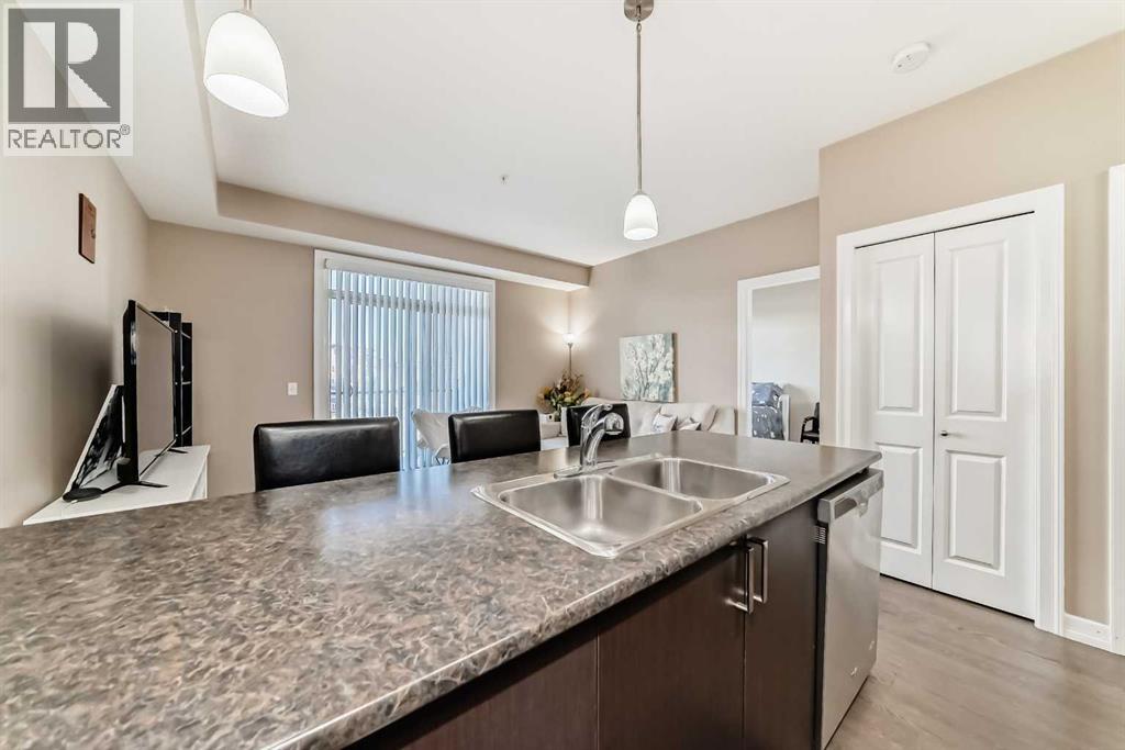 301, 117 Copperpond Common Se, Calgary, Alberta  T2Z 5E2 - Photo 6 - A2260840