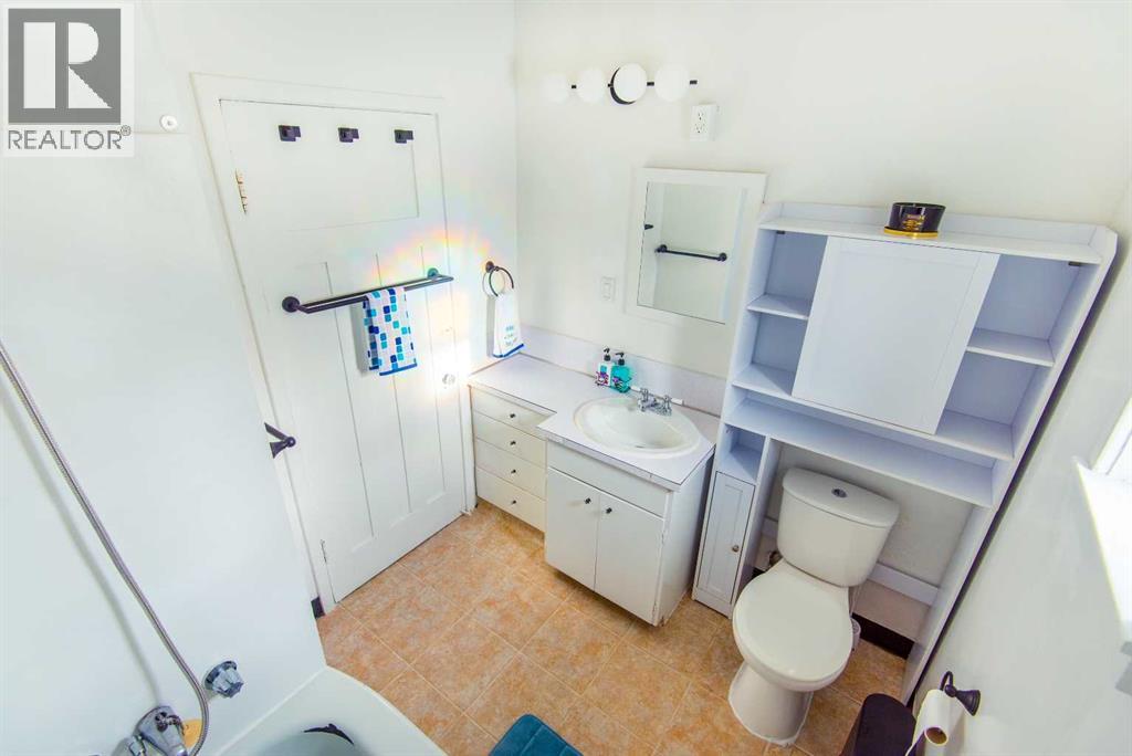 2111 19 Street, Nanton, Alberta  T2L 1R0 - Photo 8 - A2273487