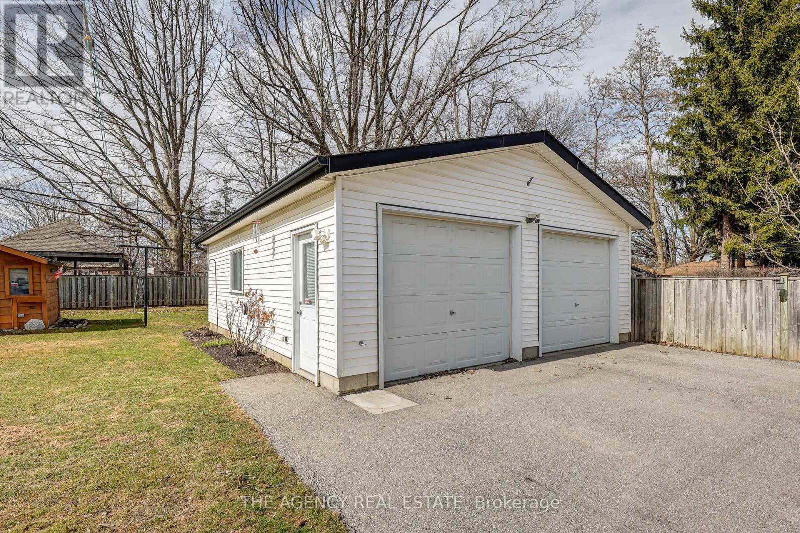 367 Beachwood Avenue, London South, Ontario  N6J 3J9 - Photo 3 - X12868190