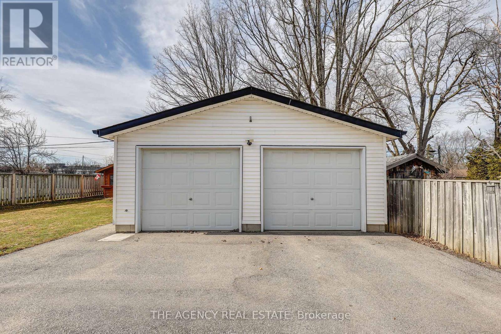 367 Beachwood Avenue, London South, Ontario  N6J 3J9 - Photo 4 - X12868190