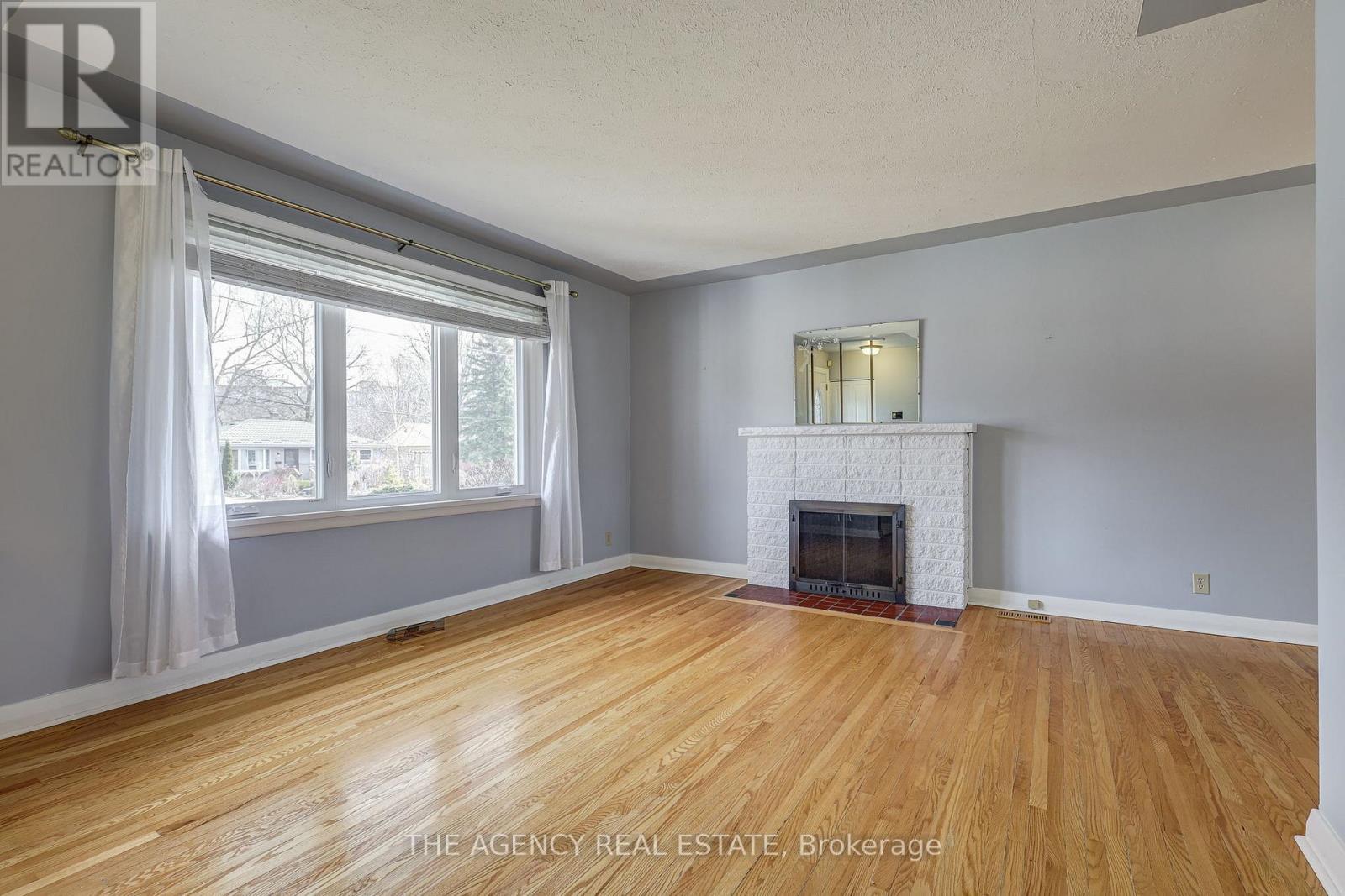 367 Beachwood Avenue, London South, Ontario  N6J 3J9 - Photo 9 - X12868190