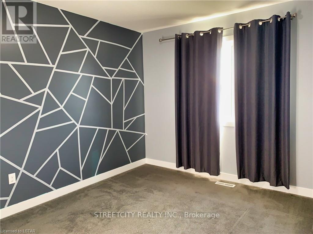 1998 Foxridge Crescent, London North, Ontario  N6G 0L8 - Photo 10 - X12868196