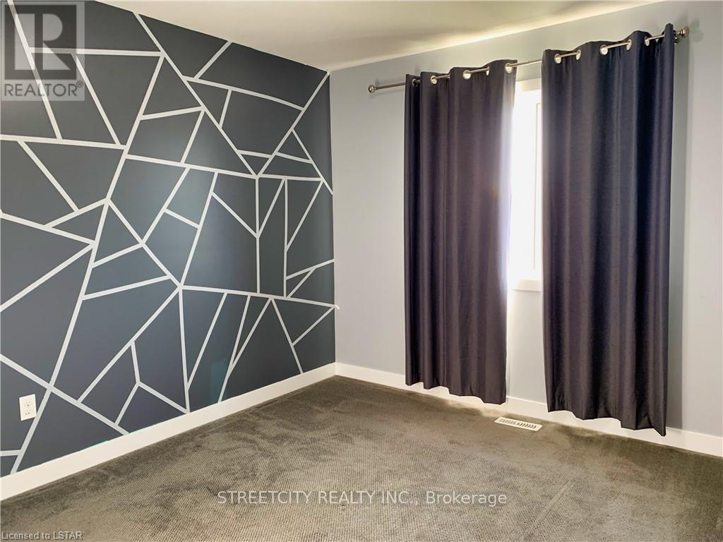 1998 Foxridge Crescent, London North, Ontario  N6G 0L8 - Photo 11 - X12868196