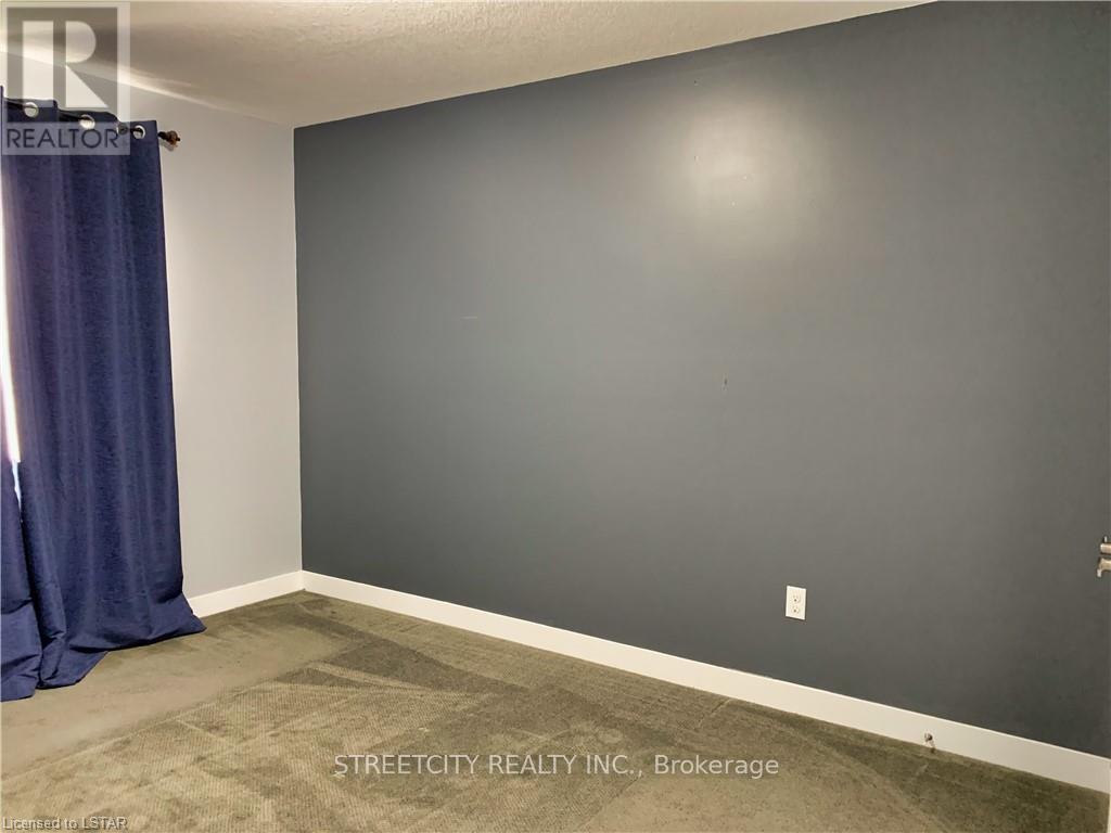 1998 Foxridge Crescent, London North, Ontario  N6G 0L8 - Photo 9 - X12868196