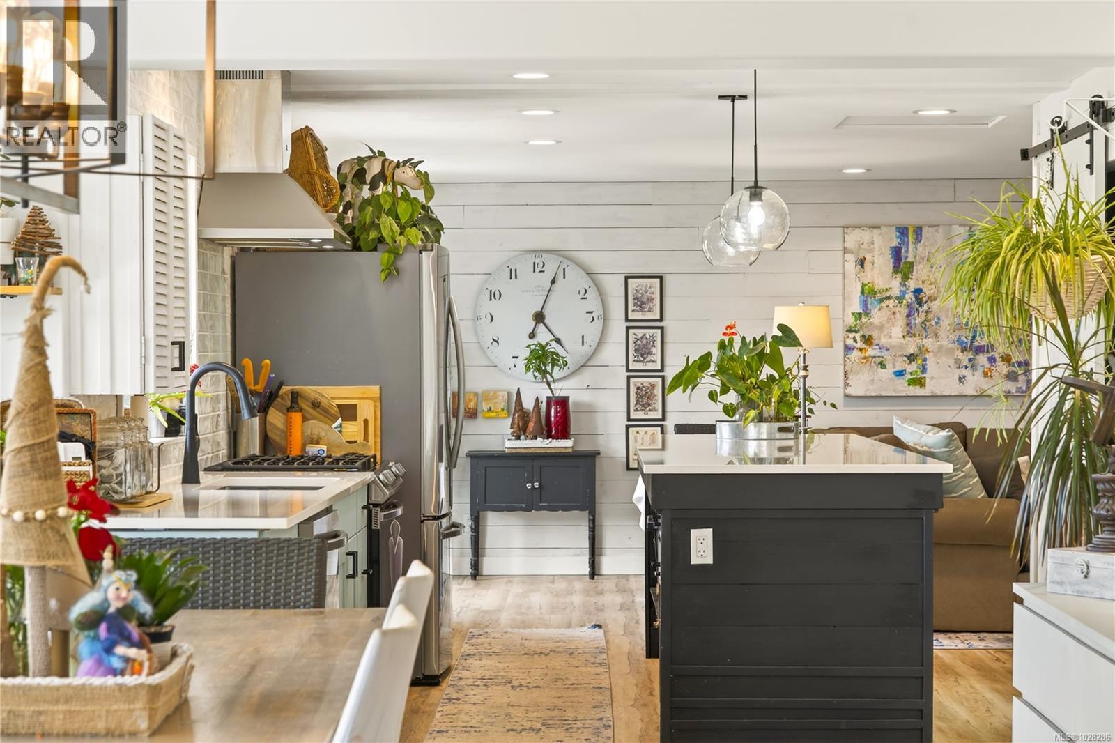 7703 Tozer Rd, Fanny Bay, British Columbia  V0R 1W0 - Photo 9 - 1028286