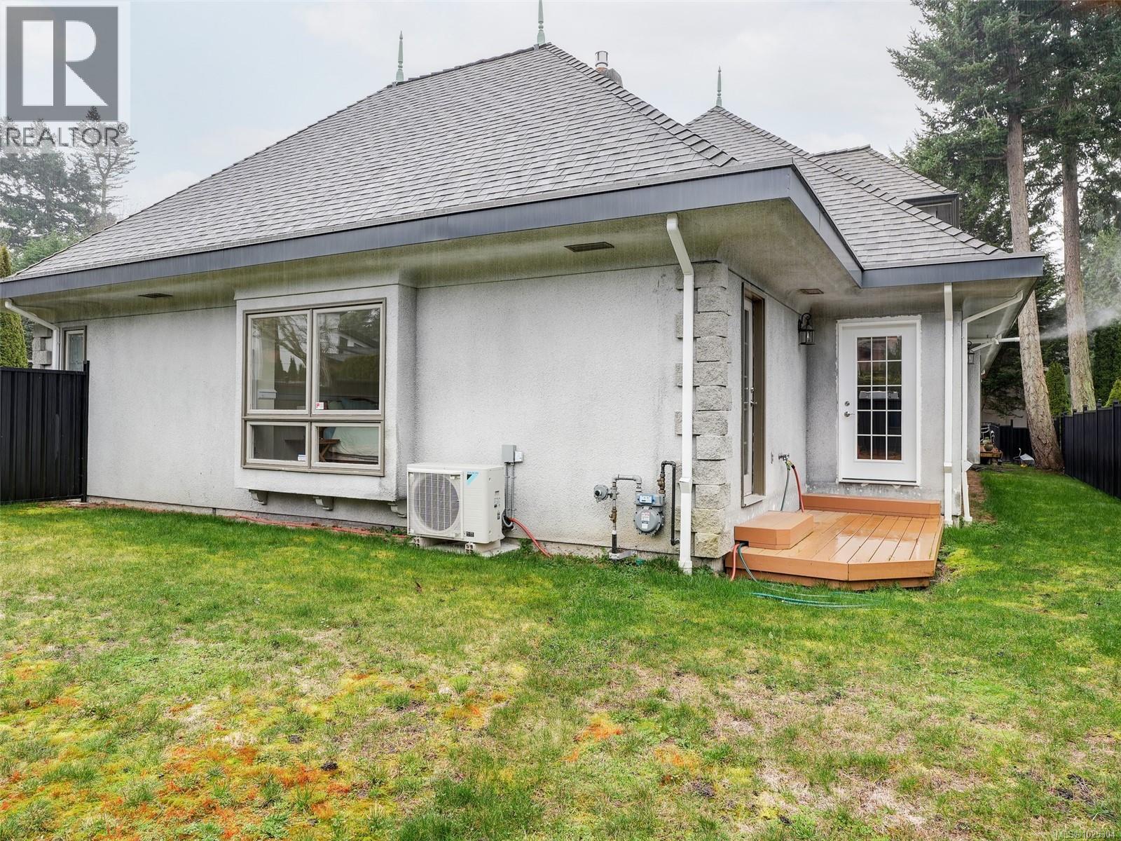 3914 Gibson Crt, Saanich, British Columbia  V8N 6E2 - Photo 37 - 1025304