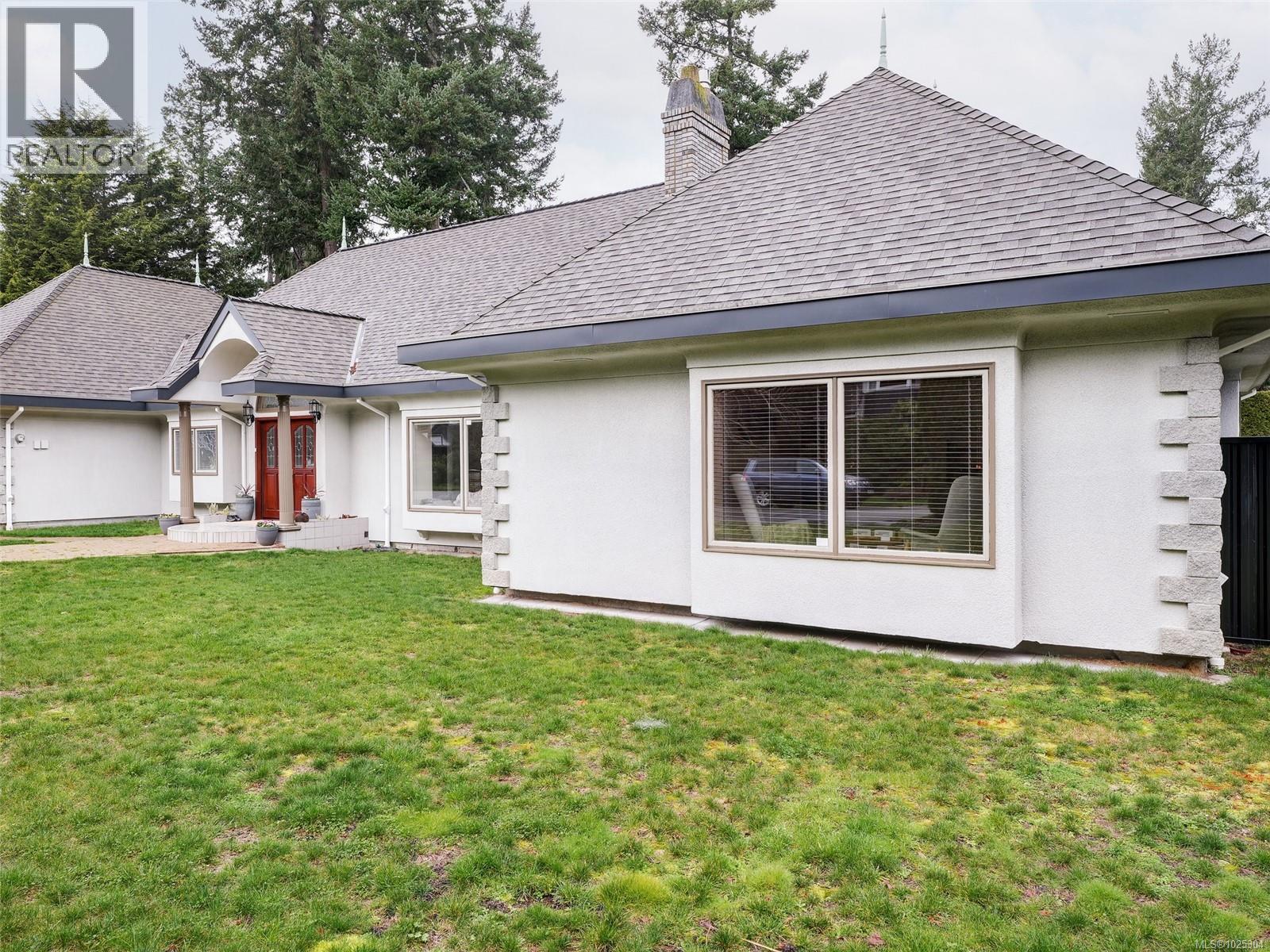 3914 Gibson Crt, Saanich, British Columbia  V8N 6E2 - Photo 43 - 1025304