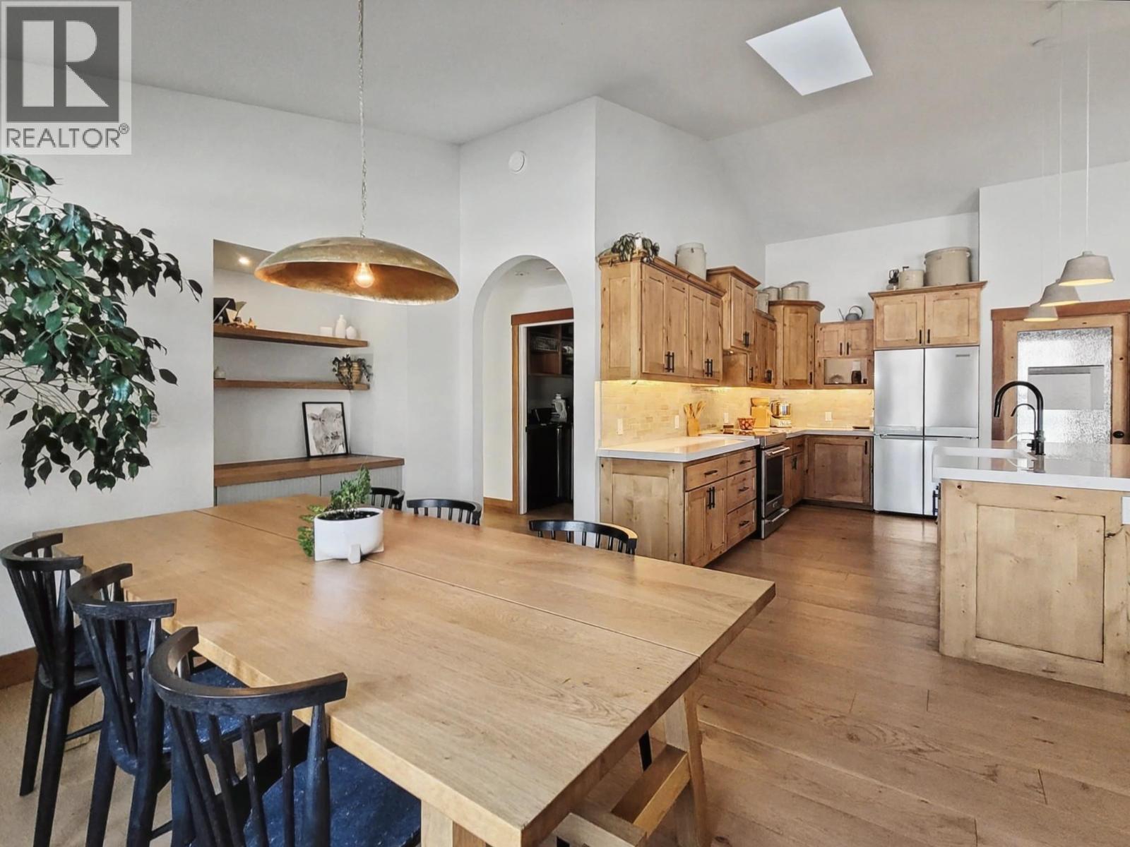 8170 Plotnikoff Road, Grand Forks, British Columbia  V0H 1H2 - Photo 8 - 10376518