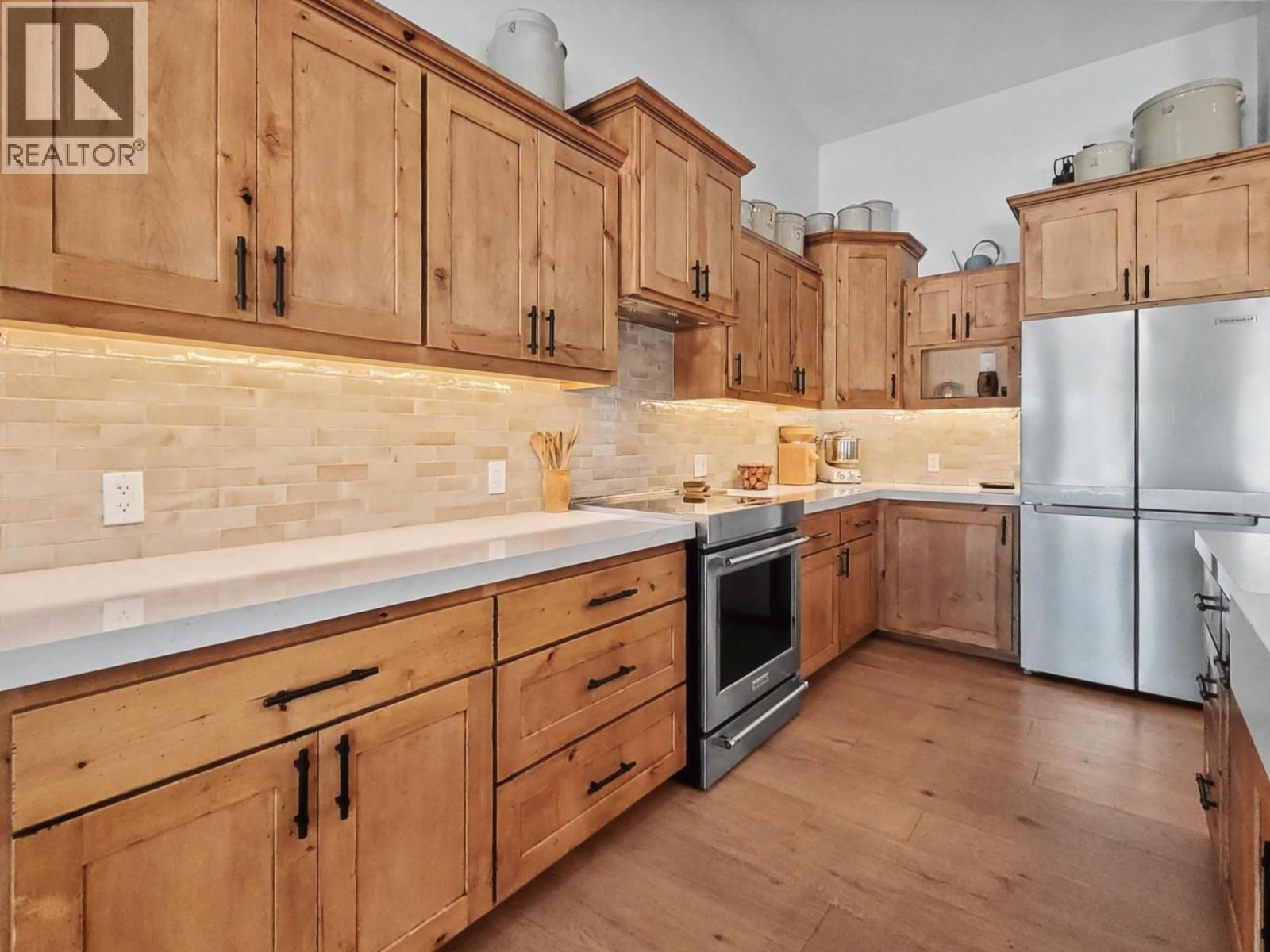 8170 Plotnikoff Road, Grand Forks, British Columbia  V0H 1H2 - Photo 9 - 10376518