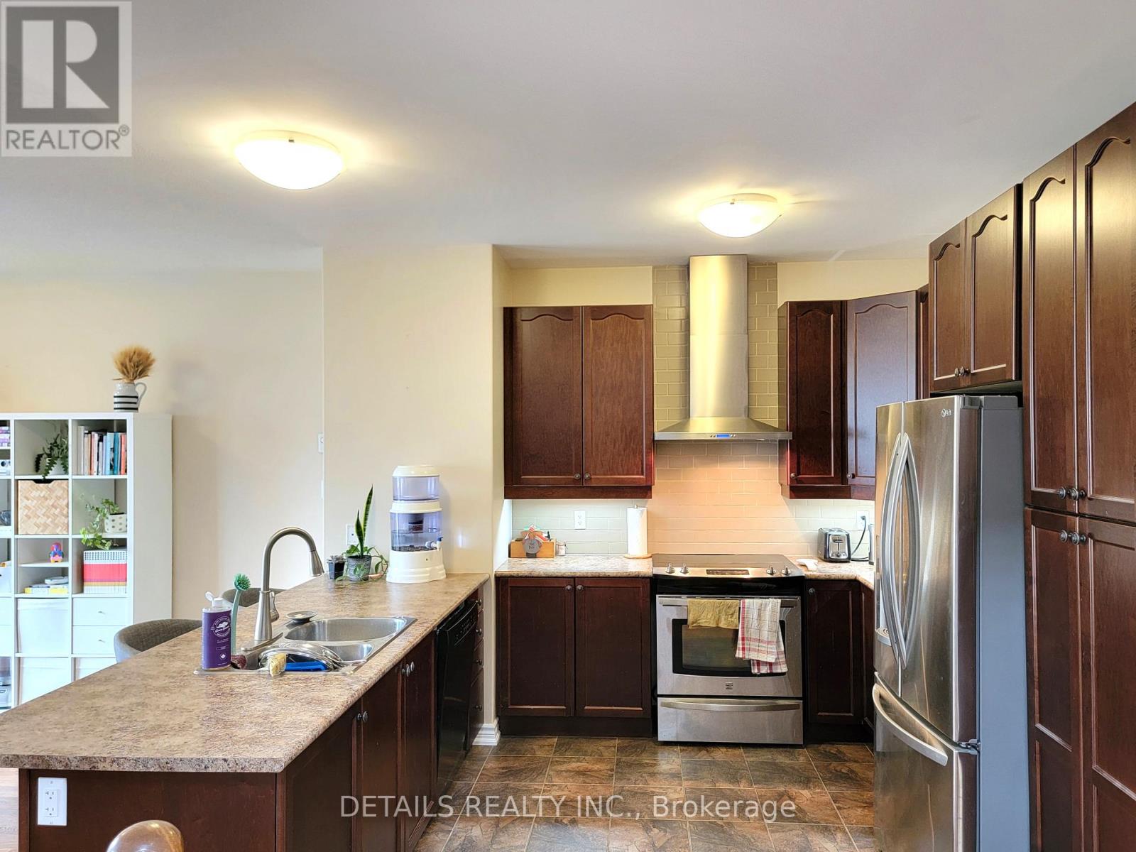 302 Glenbrae Avenue, Ottawa, Ontario  K2W 0B9 - Photo 5 - X12868232