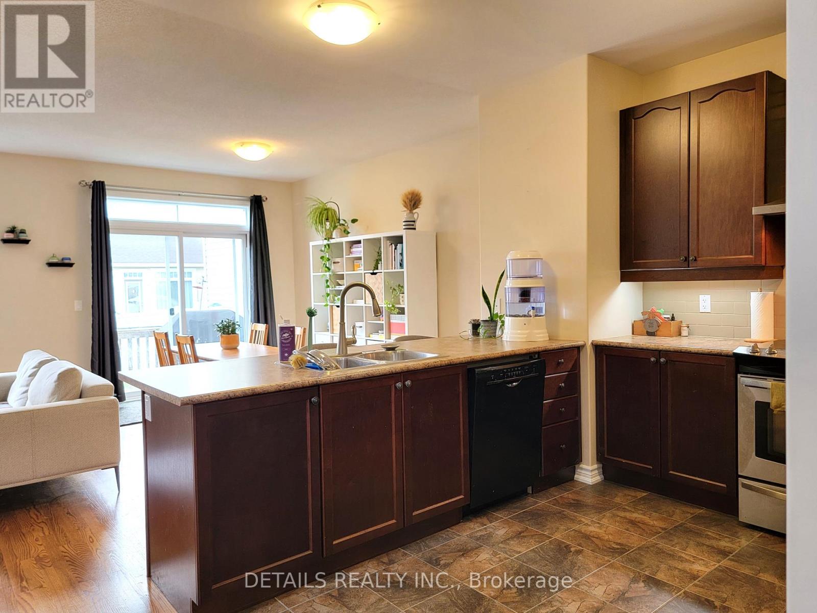 302 Glenbrae Avenue, Ottawa, Ontario  K2W 0B9 - Photo 6 - X12868232