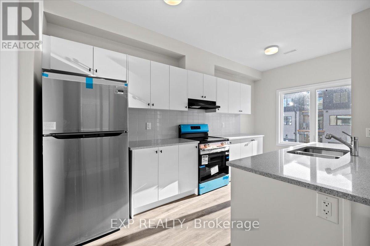 822 Demulcent Lane, Ottawa, Ontario  K2W 0N9 - Photo 15 - X12868234