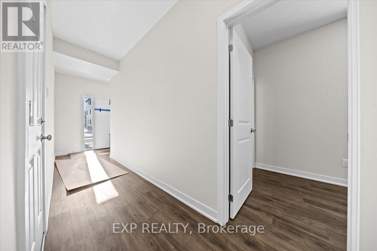 822 Demulcent Lane, Ottawa, Ontario  K2W 0N9 - Photo 3 - X12868234