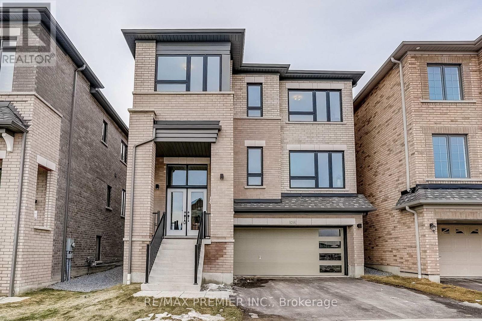 1218 Talisman Manor, Pickering, Ontario  L1X 0R9 - Photo 2 - E12857712