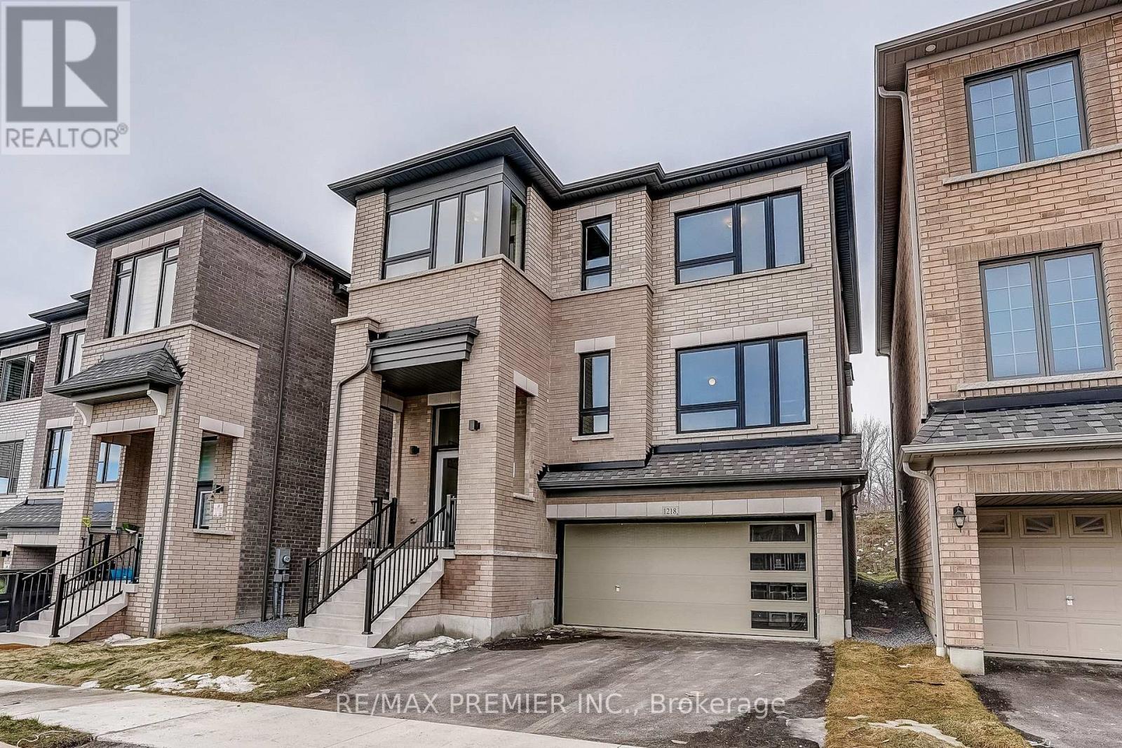 1218 Talisman Manor, Pickering, Ontario  L1X 0R9 - Photo 4 - E12857712