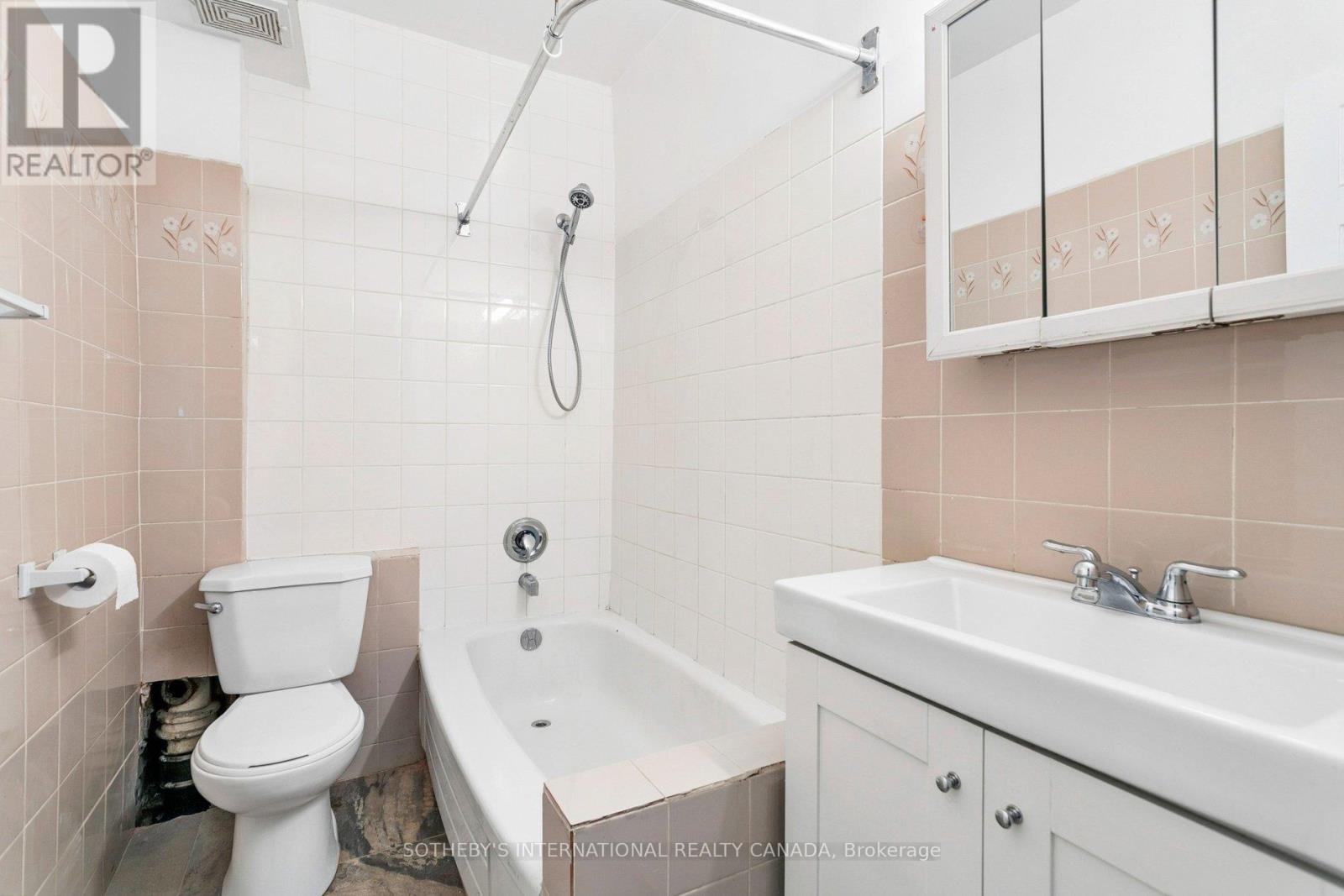 34 Indian Road, Toronto, Ontario  M6R 2T9 - Photo 16 - W12865900