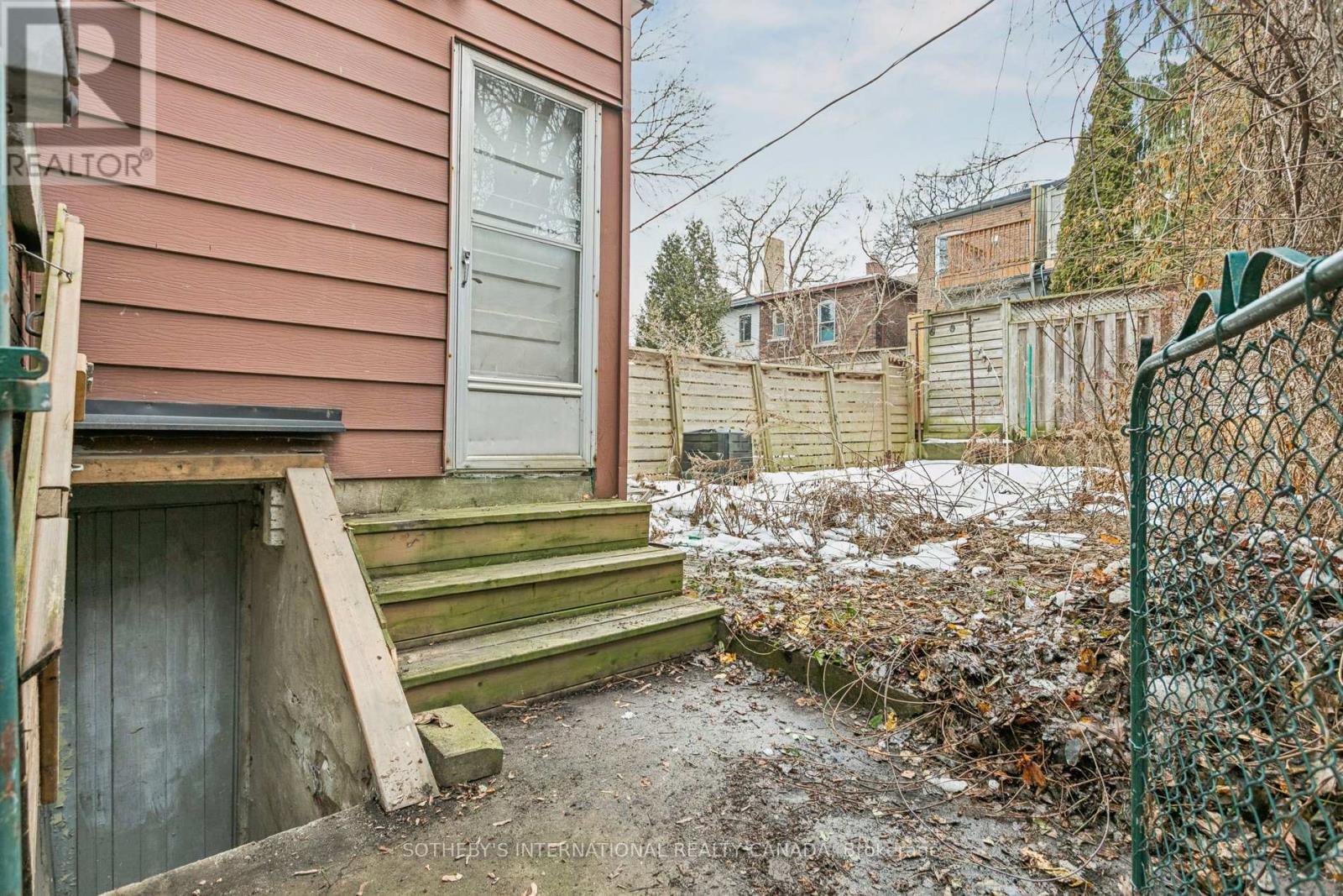 34 Indian Road, Toronto, Ontario  M6R 2T9 - Photo 19 - W12865900