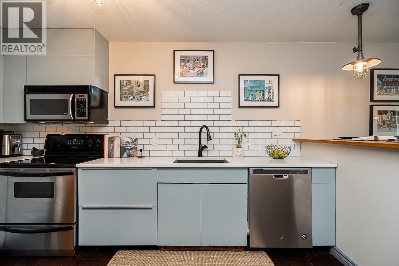 105 2255 Eton Street, Vancouver, British Columbia  V5L 1C9 - Photo 1 - R3098243