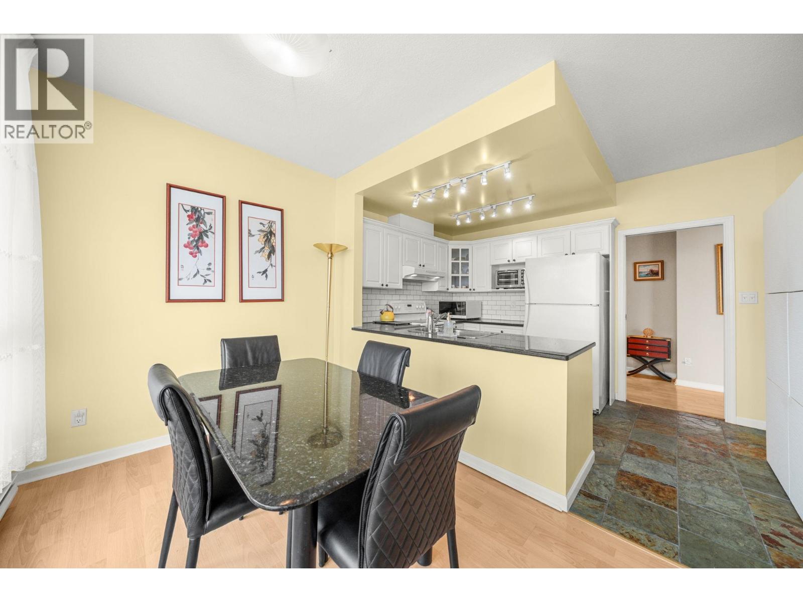 2403 6838 Station Hill Drive, Burnaby, British Columbia  V3N 5A4 - Photo 6 - R3098248