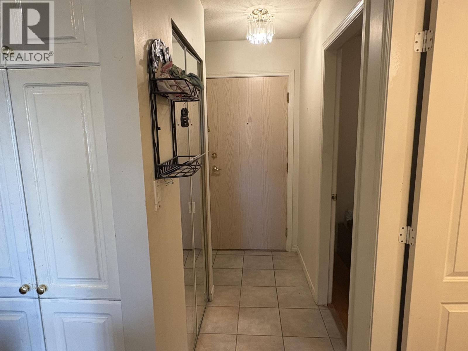 305 1035 Auckland Street, New Westminster, British Columbia  V3M 1K9 - Photo 2 - R3098262