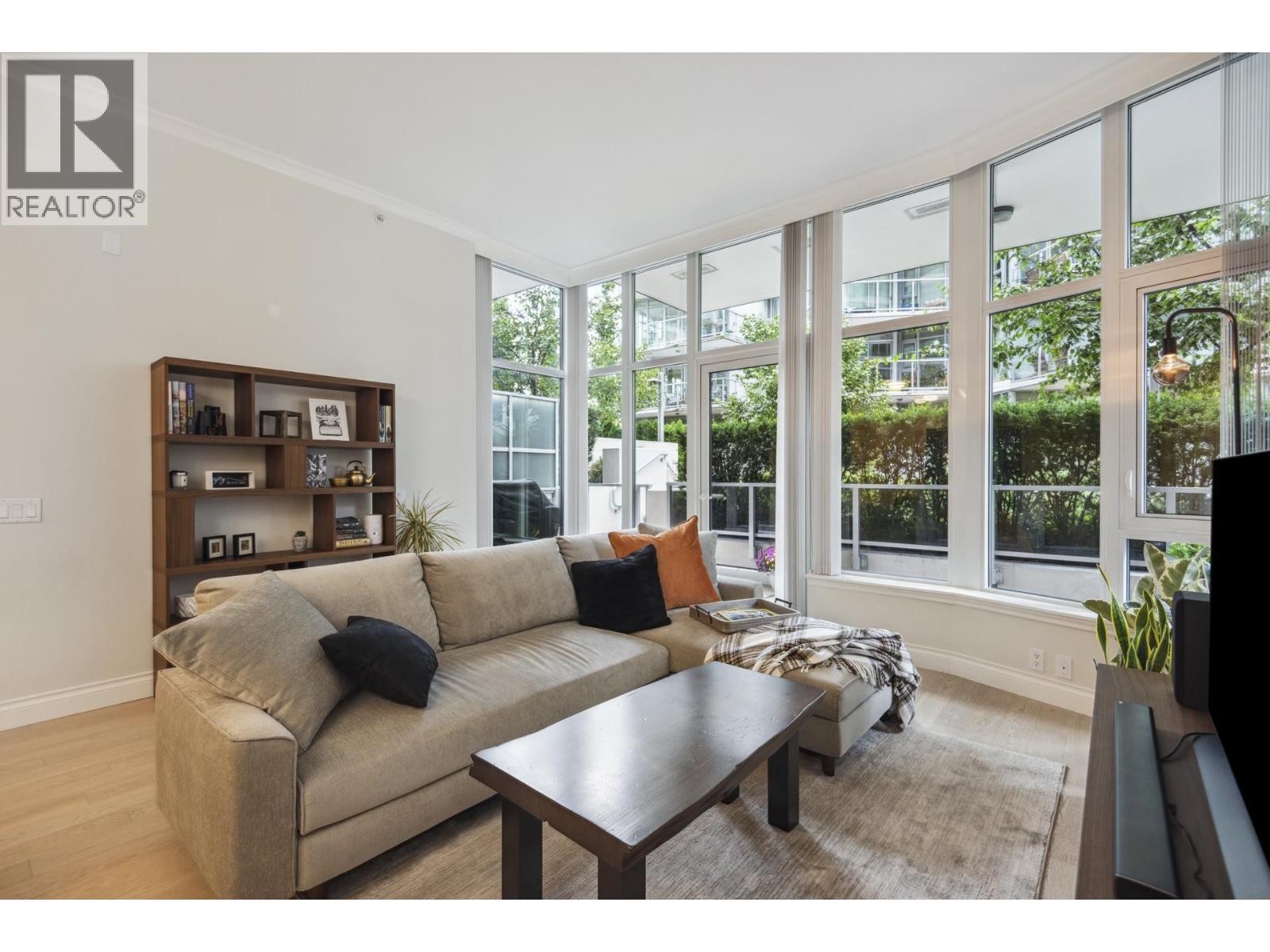 112 185 Victory Ship Way, North Vancouver, British Columbia  V7L 0G2 - Photo 4 - R3098286