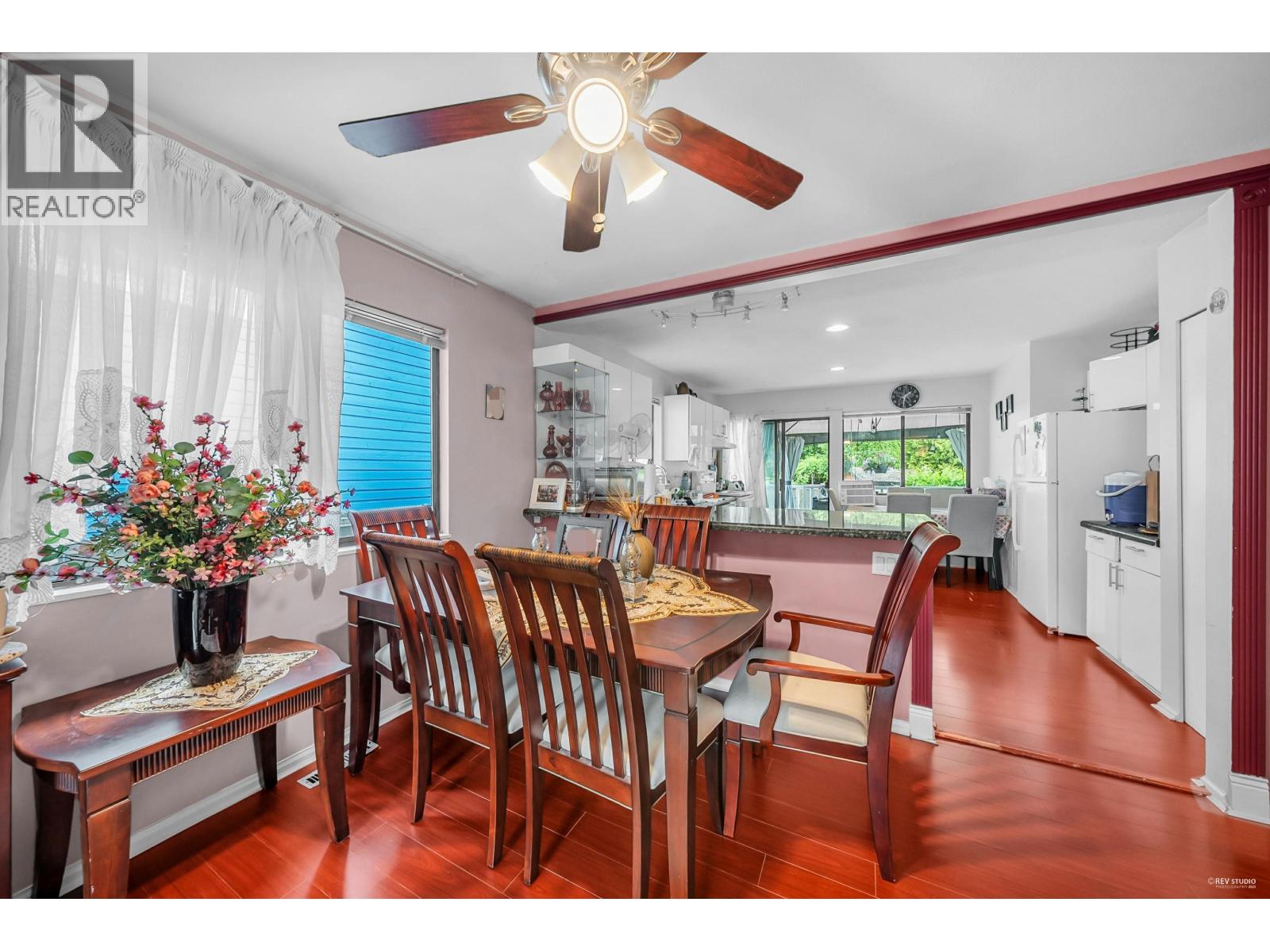 1112 Hansard Crescent, Coquitlam, British Columbia  V3C 4W7 - Photo 4 - R3098261