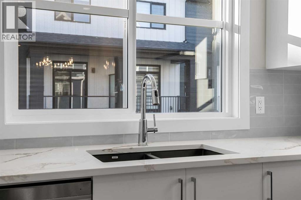 86, 285 Chelsea Court, Chestermere, Alberta  T1X 2W7 - Photo 12 - A2292199