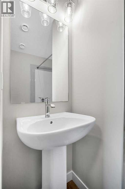 86, 285 Chelsea Court, Chestermere, Alberta  T1X 2W7 - Photo 38 - A2292199