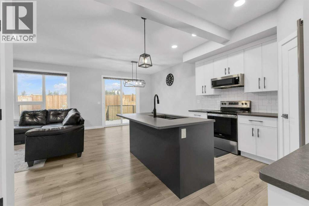 119 Crestview Boulevard, Sylvan Lake, Alberta  T4S 0V8 - Photo 4 - A2273090